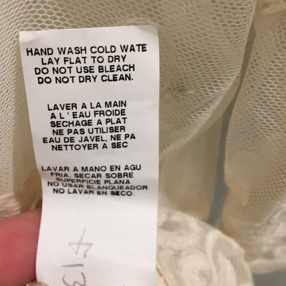 Karen Kane Blouse. - Picture 5 of 12